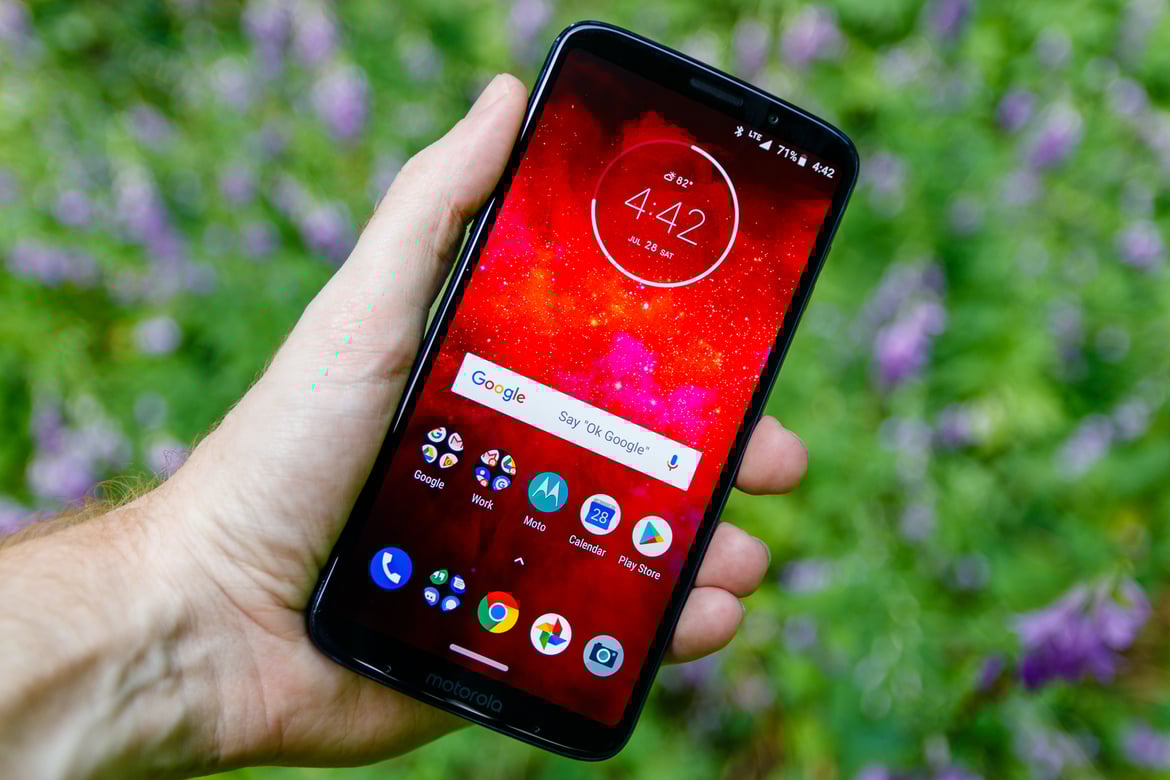 Moto Z3 Play Review: Have Mods, Will Travel