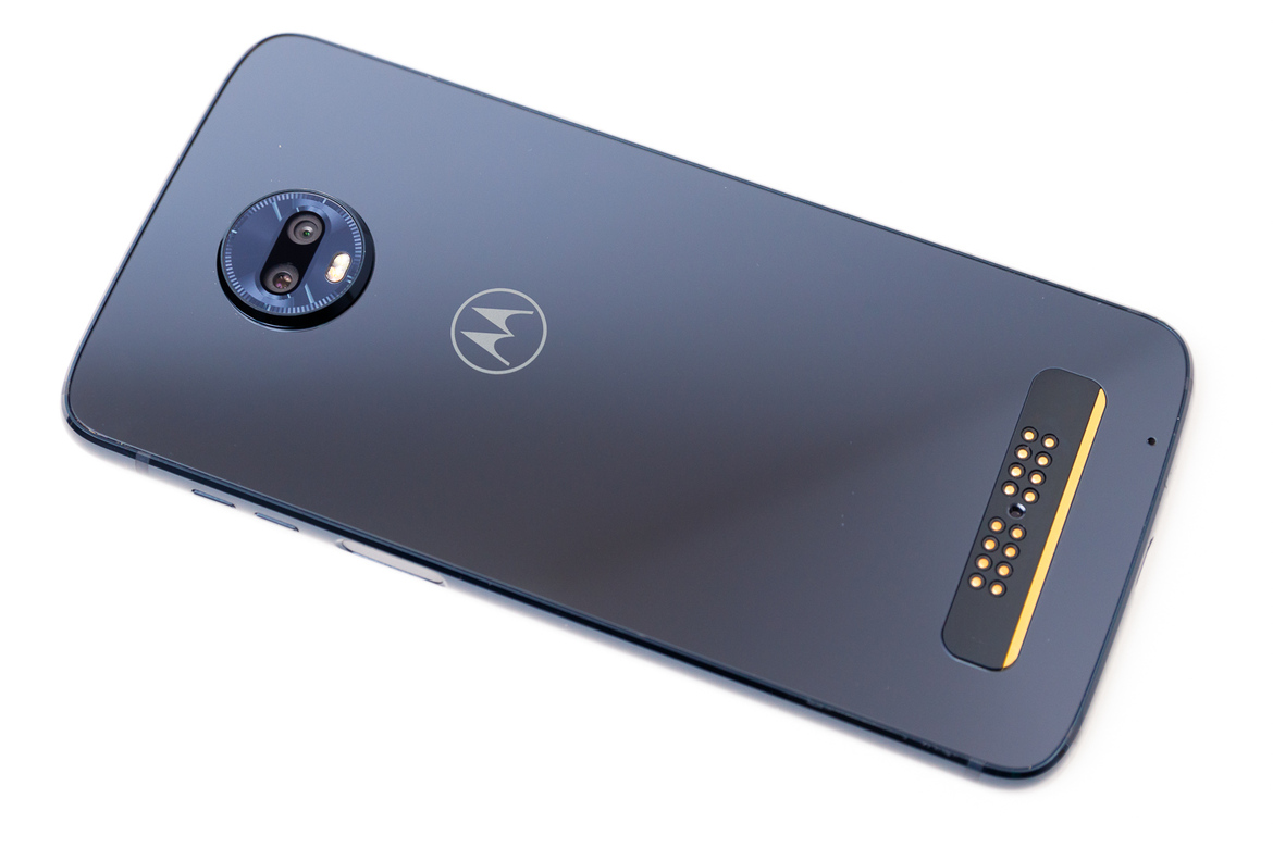 Moto Z3 Play Review: Have Mods, Will Travel