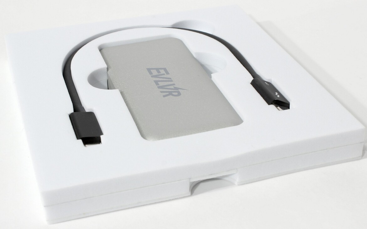 Patriot EVLVR Portable Thunderbolt 3 SSD Review: Sleek, Snappy, Solid