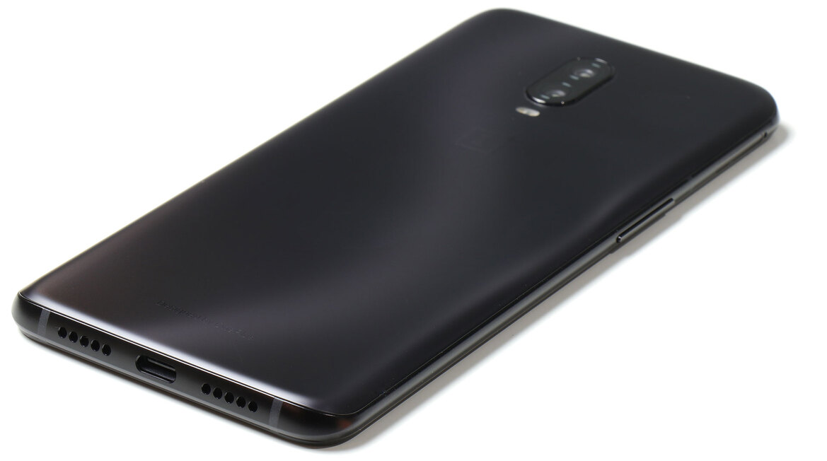 OnePlus 6T Review: Performance, Quality And Price Leadership Again