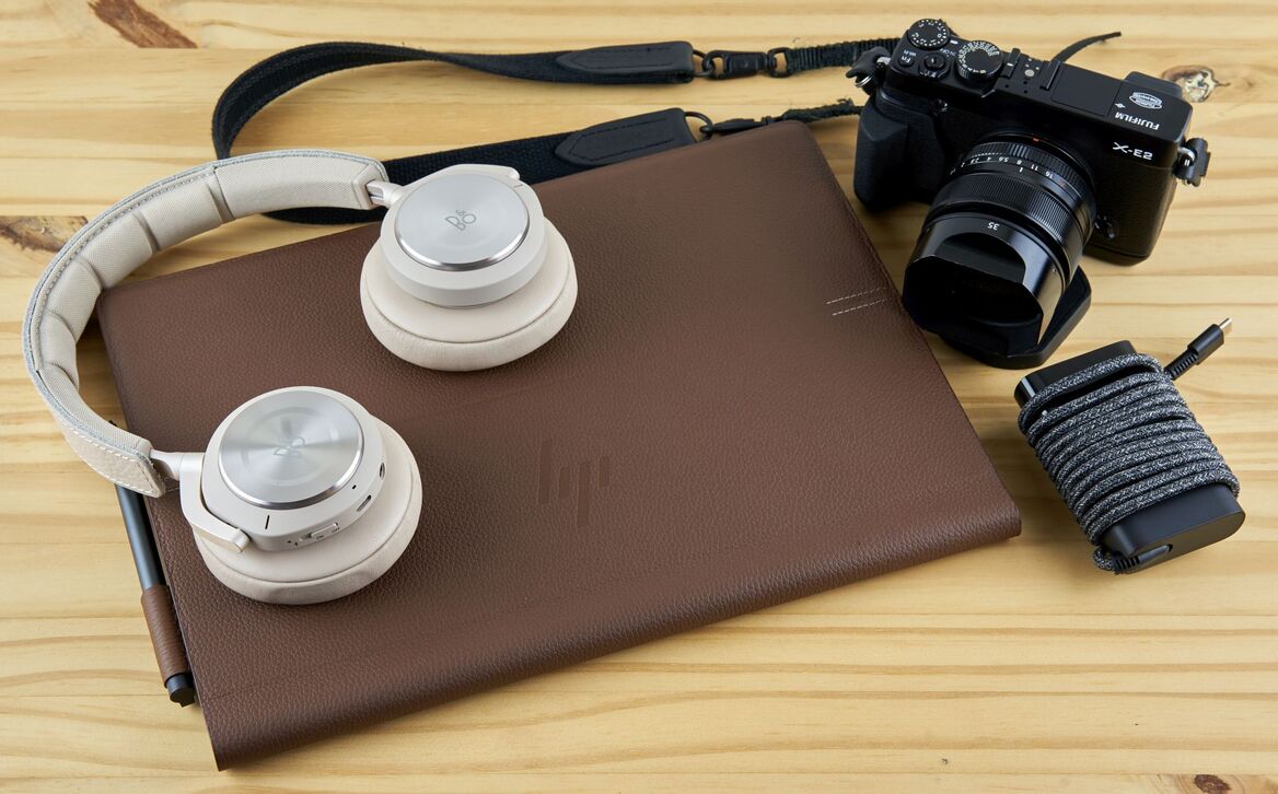 HP Spectre Folio Review: A Luxurious Leather-Clad Beauty 