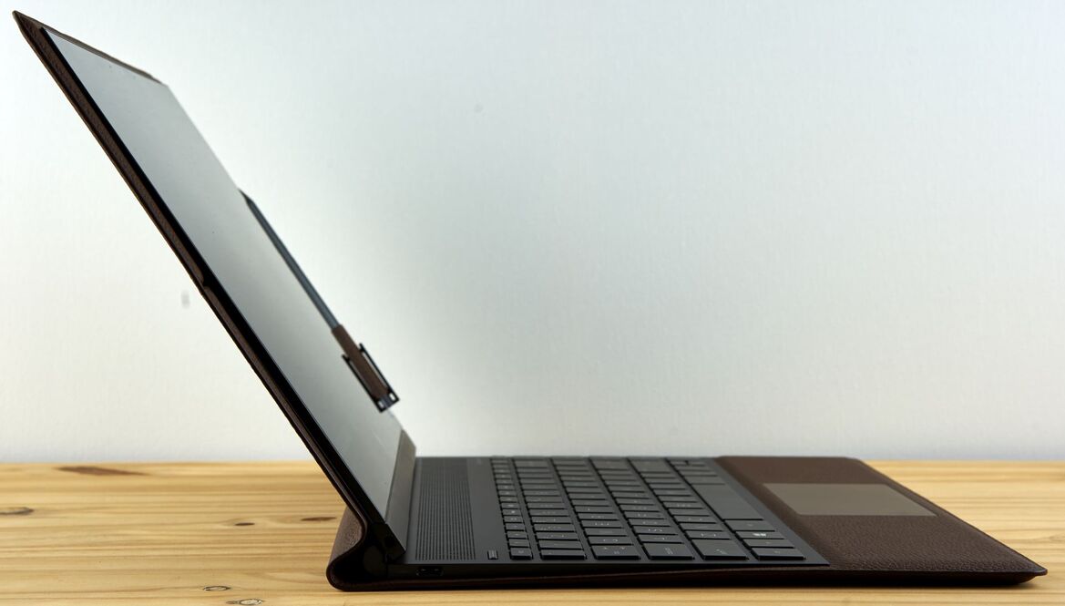 HP Spectre Folio Review: A Luxurious Leather-Clad Beauty 