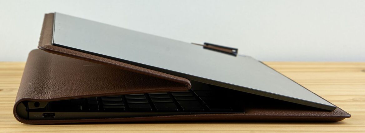 HP Spectre Folio Review: A Luxurious Leather-Clad Beauty 