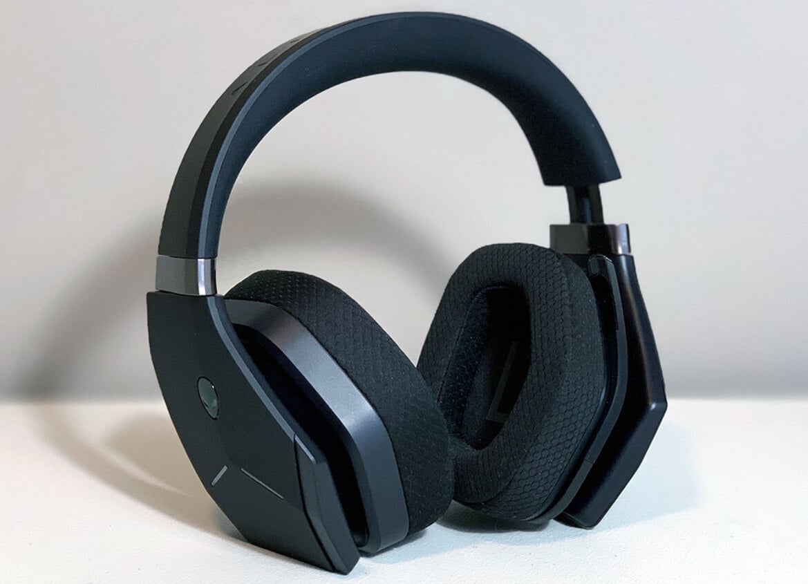 Alienware AW988 Wireless Headset And AW959 Elite Mouse Review