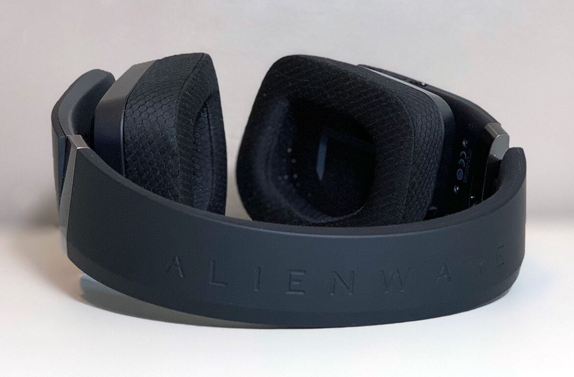Alienware AW988 Wireless Headset And AW959 Elite Mouse Review