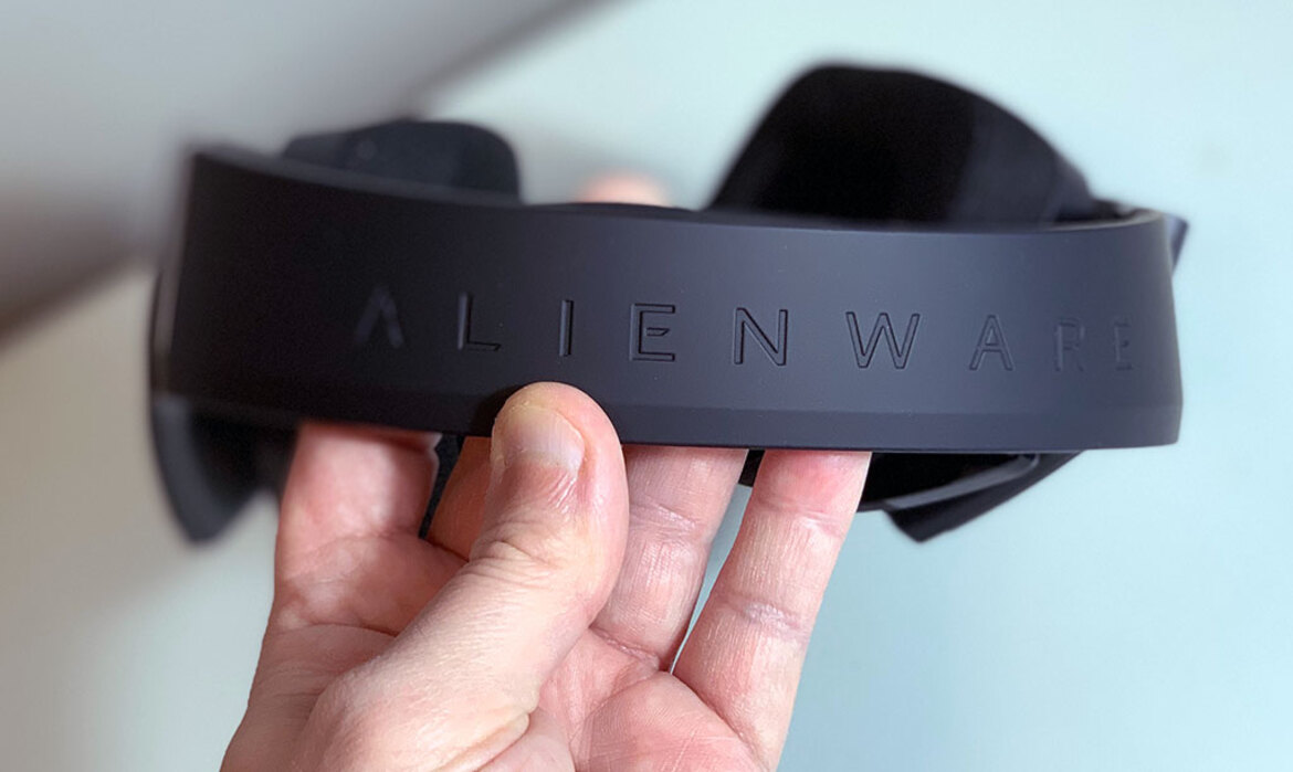 Alienware AW988 Wireless Headset And AW959 Elite Mouse Review
