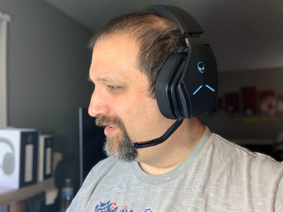 Alienware AW988 Wireless Headset And AW959 Elite Mouse Review