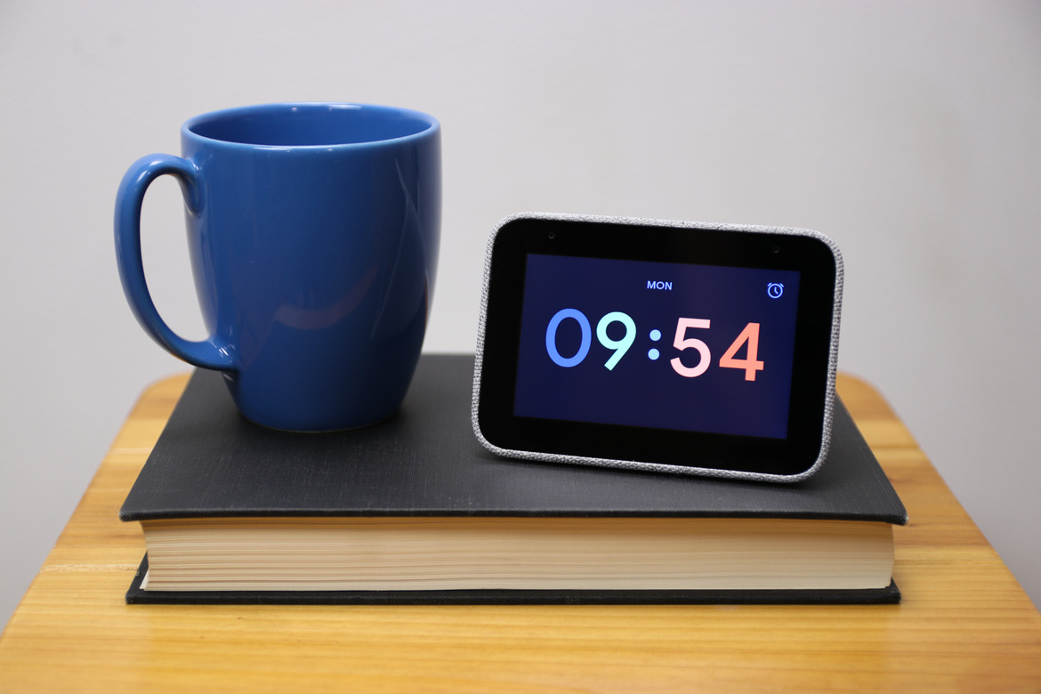 Lenovo Smart Clock Review: A Bedside Google Assistant