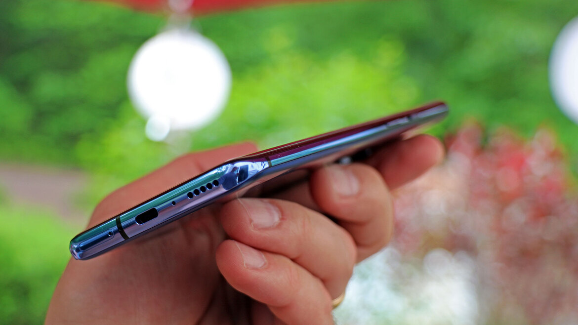 OnePlus 7 Pro Review: Killer Display, Great Performance And Value