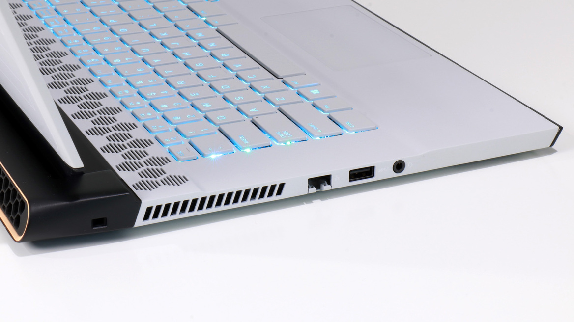 Alienware m15 R2 Review: Beautiful OLED, Beastly Performance
