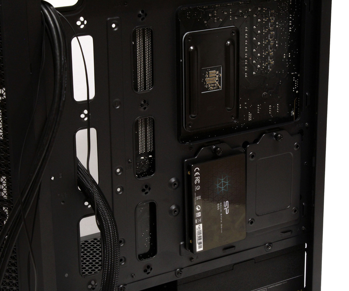 SilverStone Fara B1 Review: An Affordable, Stylish PC Case