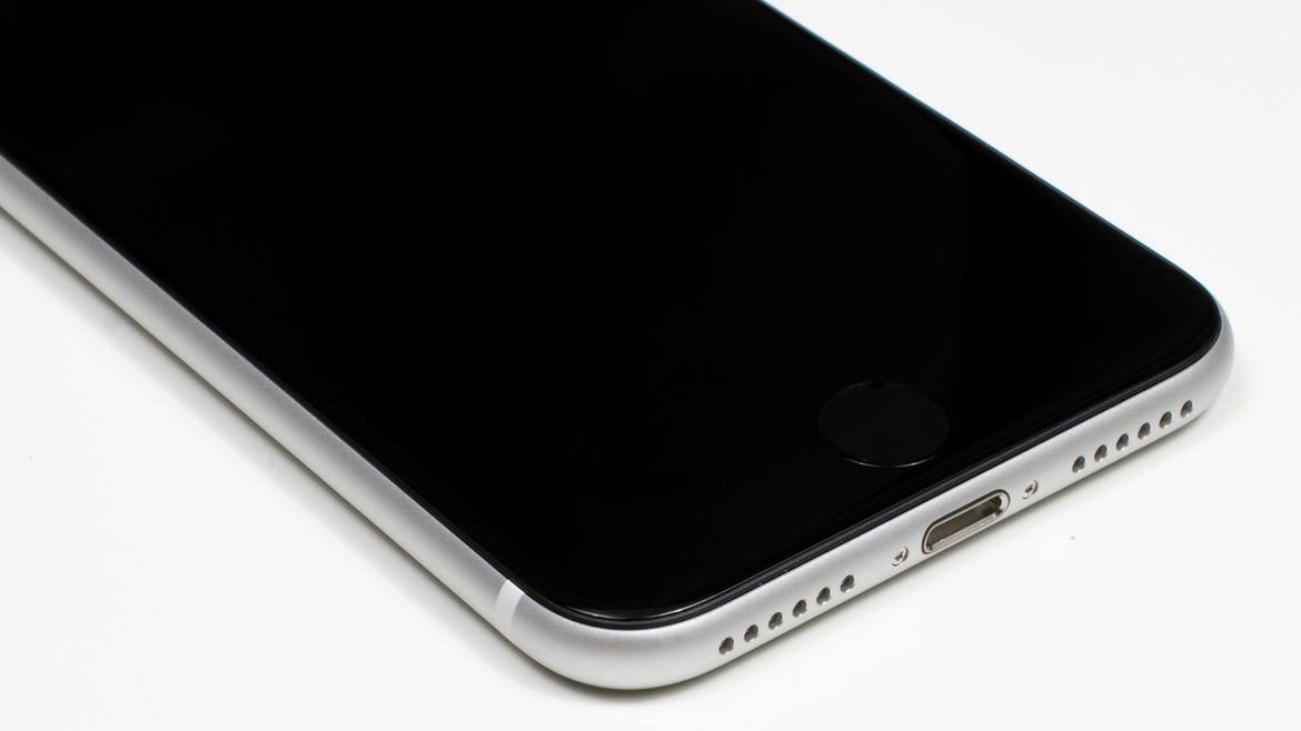 iPhone SE 2020 Review: Apple's Latest Value Play Impresses
