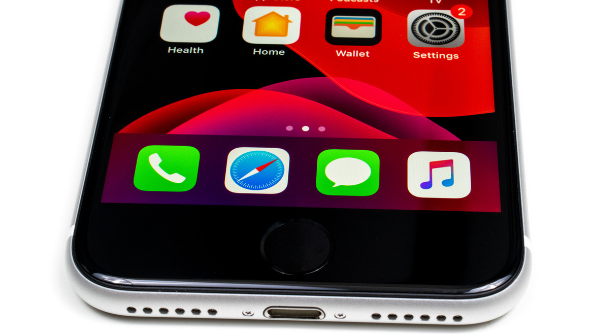 iPhone SE 2020 Review: Apple's Latest Value Play Impresses