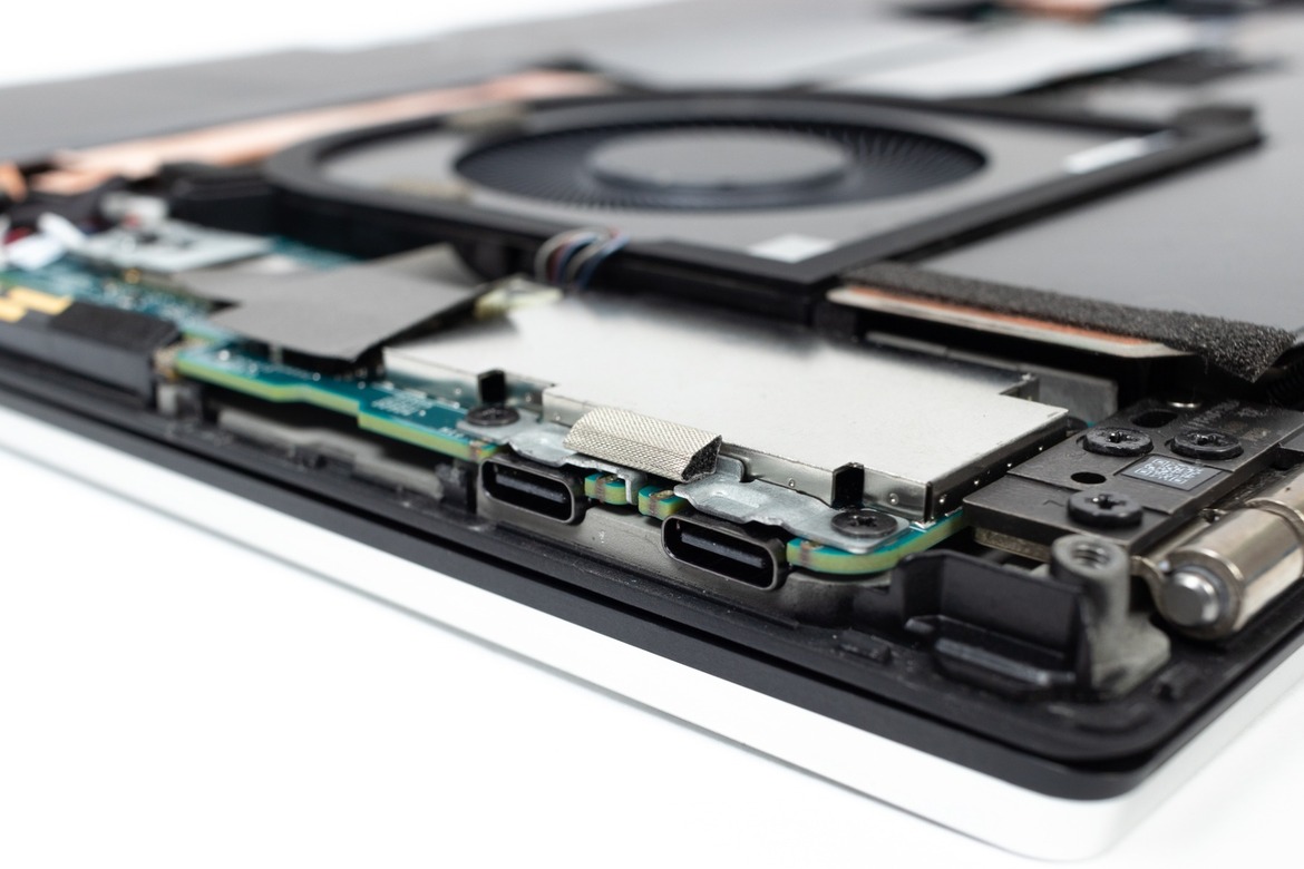 Dell XPS 17 9700 Review: The 17-Inch Laptop Gold Standard