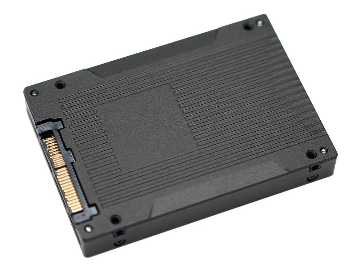 Kingston DC1000M SSD Review: Big, Fast NVMe Storage