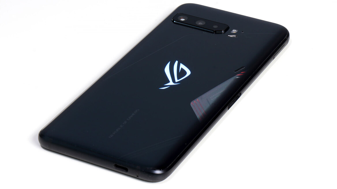 ASUS ROG Phone 3 Review: Fastest Android On The Planet