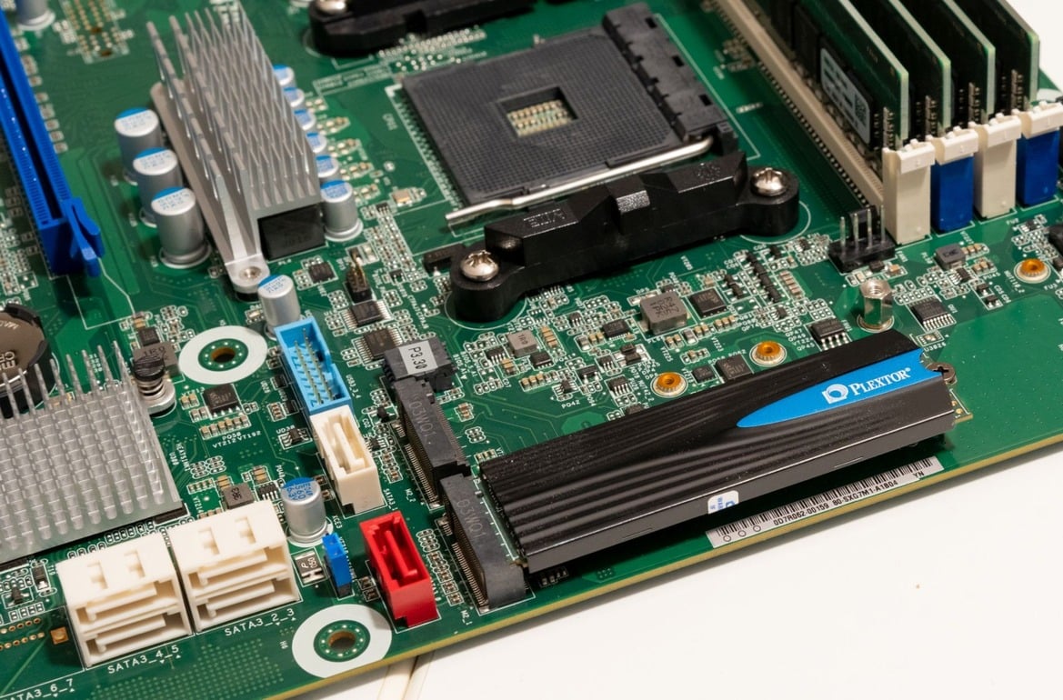 Rage Against The eMachine: A Ryzen And Radeon Retro Revival