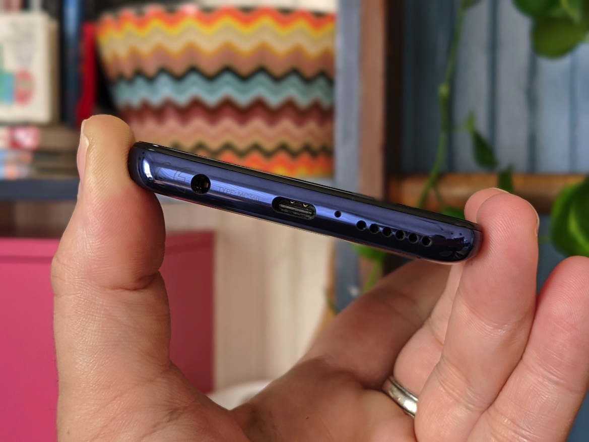 Moto One 5G Review: Killer Battery Life, Lackluster Cameras