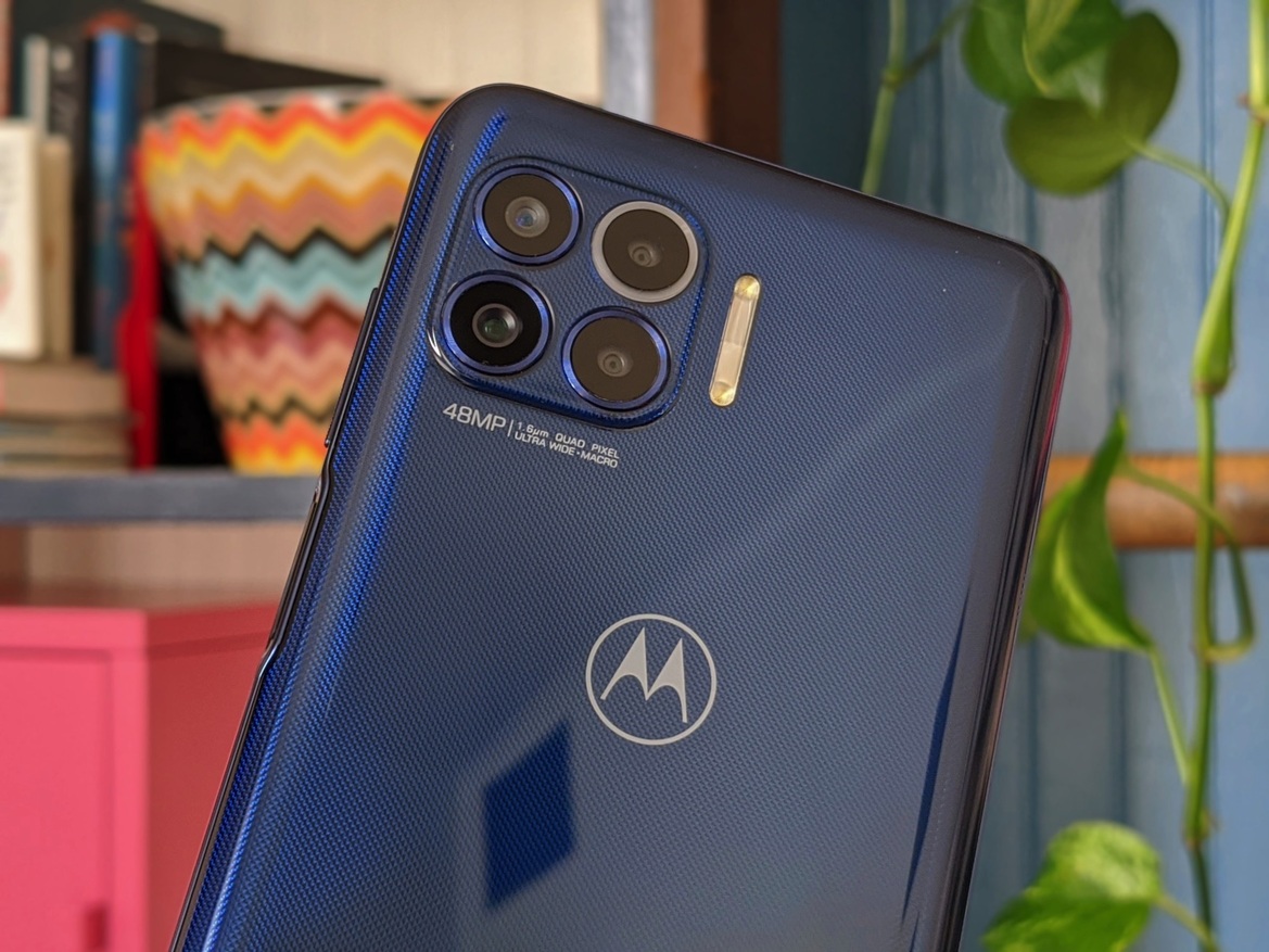 Moto One 5G Review: Killer Battery Life, Lackluster Cameras