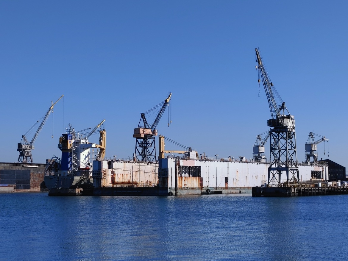 LG Wing Review: A Solid 5G Phone With A Wild Twist