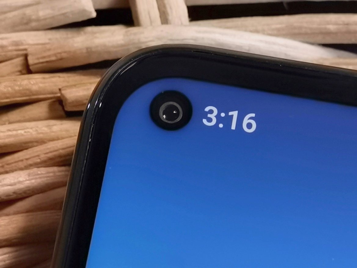 Nokia 8 V 5G UW Review: Too Little, Too Late