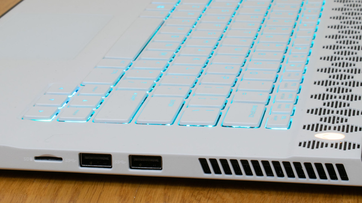 Alienware m15 R4 Review: A GeForce RTX 30 Series Invasion