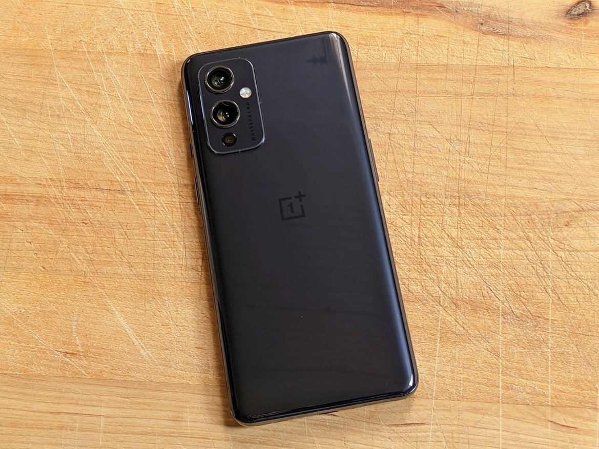 OnePlus 9 and 9 Pro Review: Great 5G Flagships With A Catch