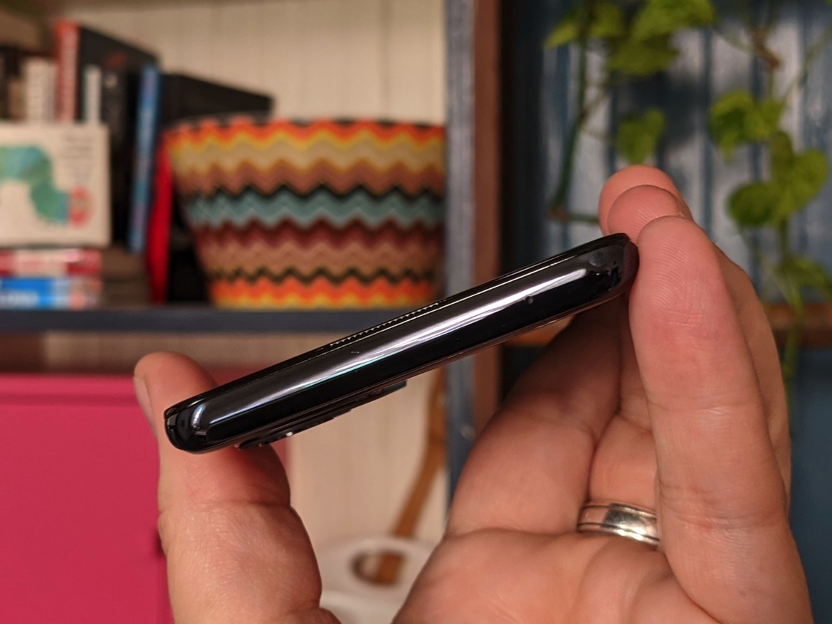 OnePlus 9 and 9 Pro Review: Great 5G Flagships With A Catch