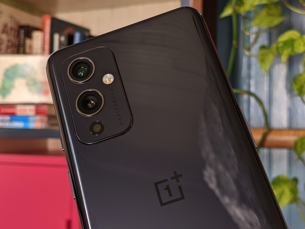 OnePlus 9 and 9 Pro Review: Great 5G Flagships With A Catch