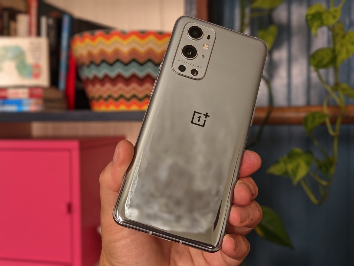 OnePlus 9 and 9 Pro Review: Great 5G Flagships With A Catch