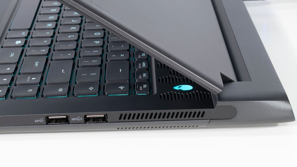 Alienware m15 Ryzen Edition R5 Review: Zen 3 Laptop Invasion