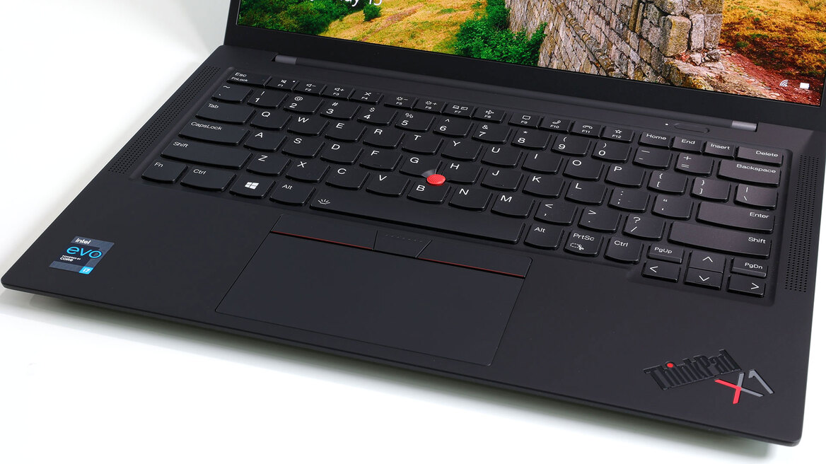 Lenovo ThinkPad X1 Carbon Gen 9 Review: Ultralight Greatness