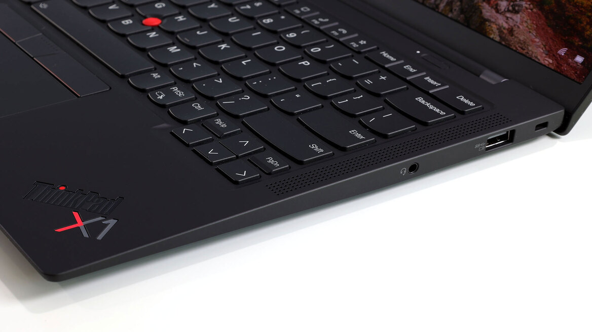Lenovo ThinkPad X1 Carbon Gen 9 Review: Ultralight Greatness