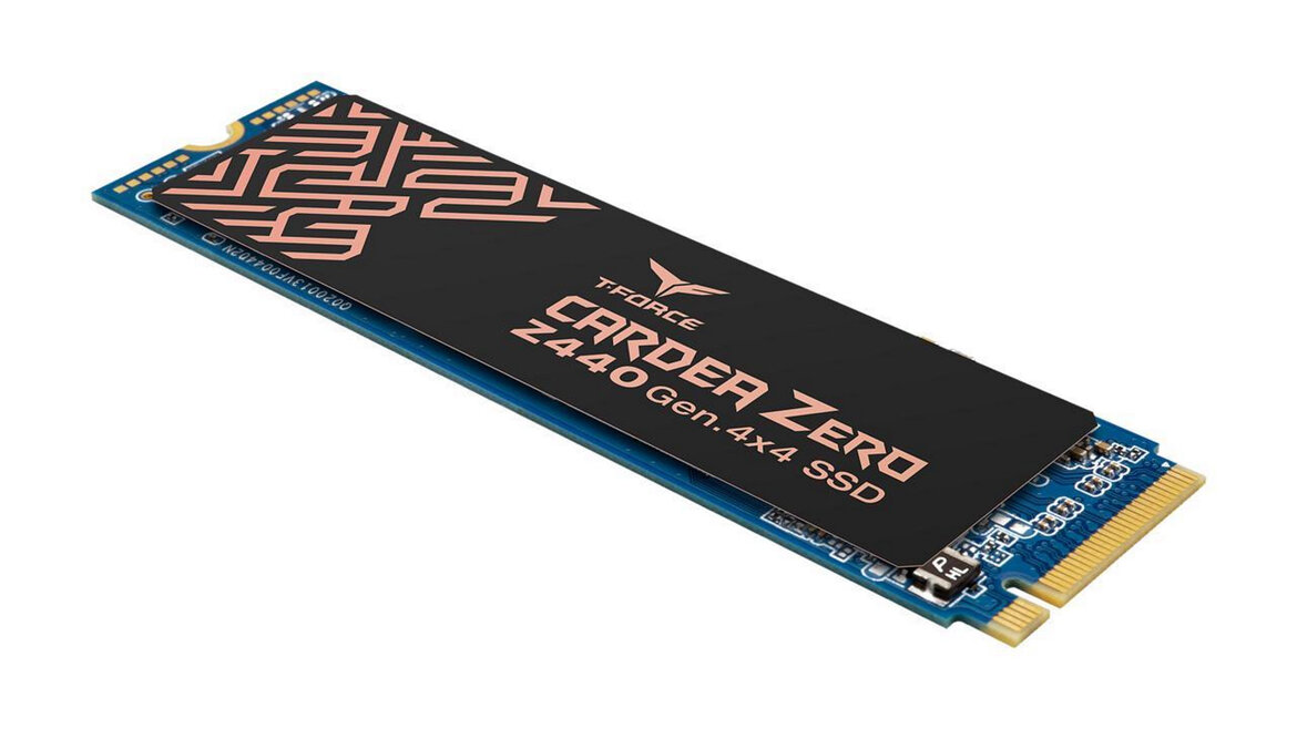TEAMGROUP T-Force Cardea Zero Z440 PCIe Gen 4.0 SSD Review
