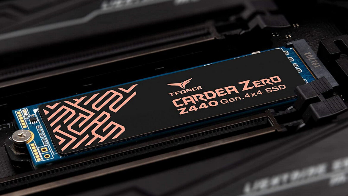 TEAMGROUP T-Force Cardea Zero Z440 PCIe Gen 4.0 SSD Review