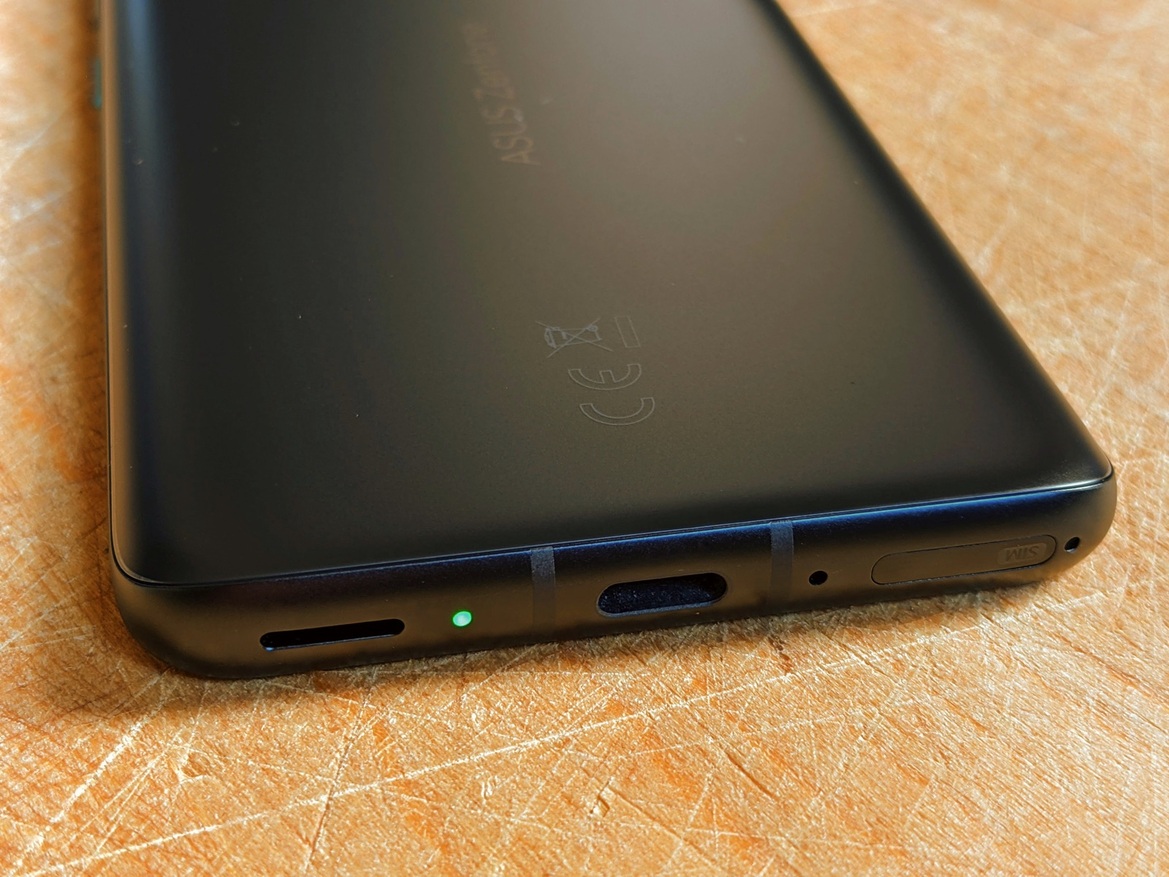 ASUS Zenfone 8 Review: The Tiny But Mighty Android