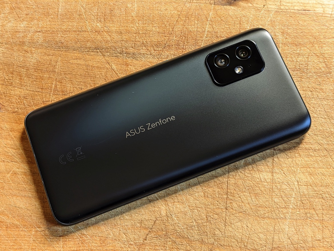 ASUS Zenfone 8 Review: The Tiny But Mighty Android