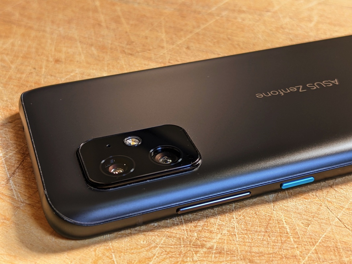 ASUS Zenfone 8 Review: The Tiny But Mighty Android