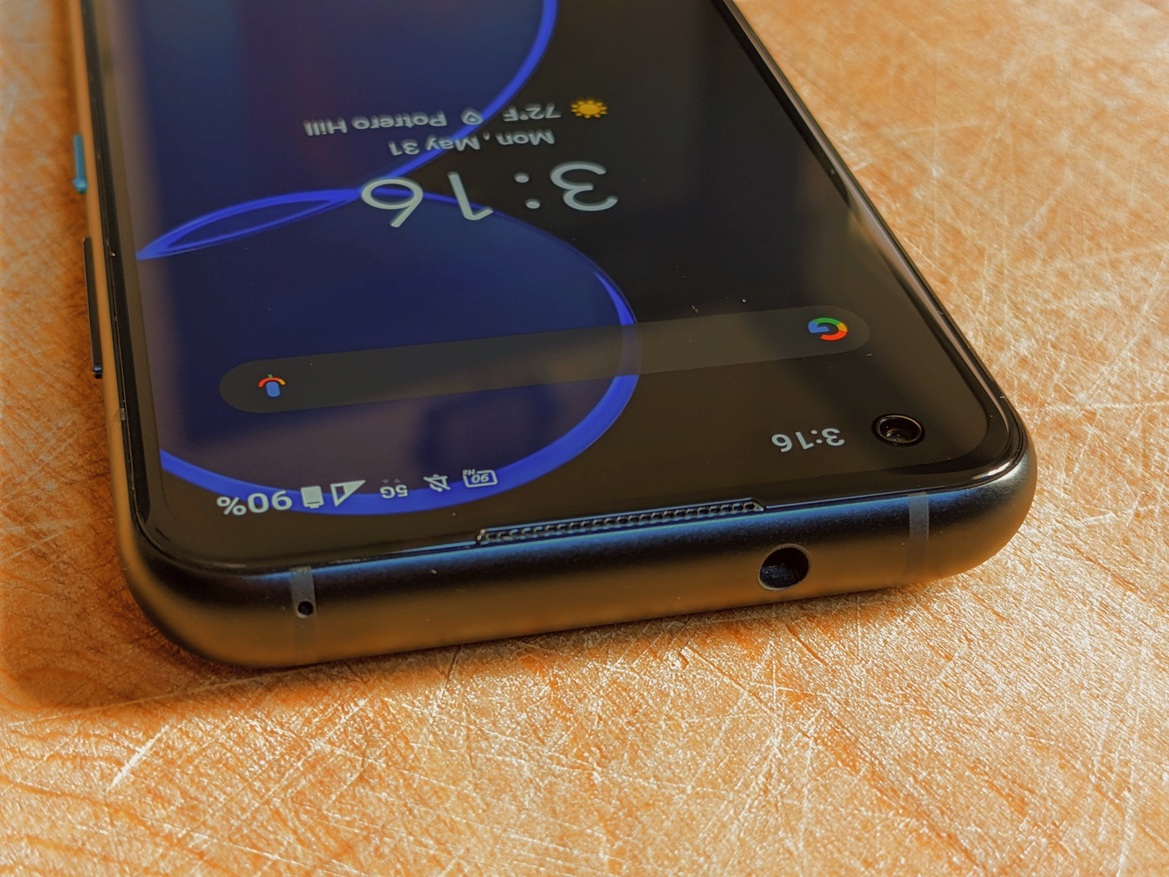 ASUS Zenfone 8 Review: The Tiny But Mighty Android