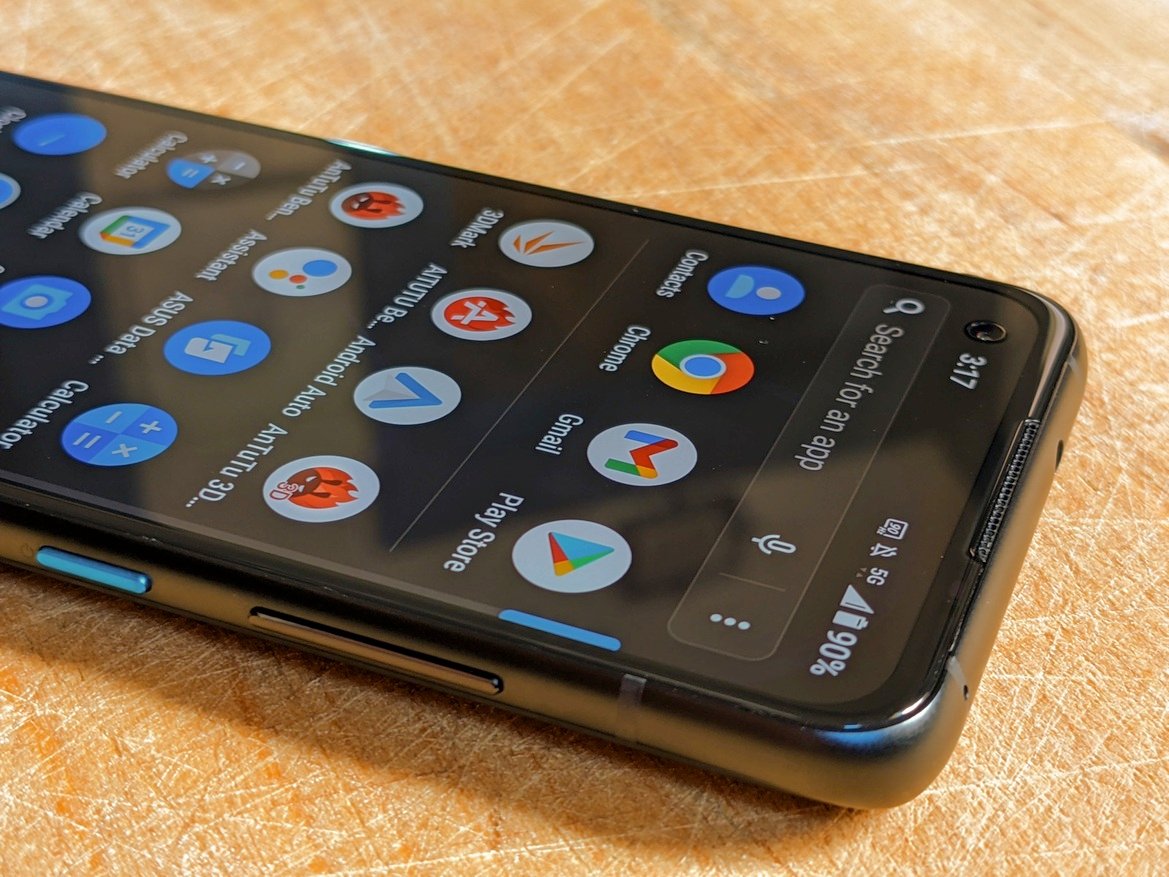 ASUS Zenfone 8 Review: The Tiny But Mighty Android
