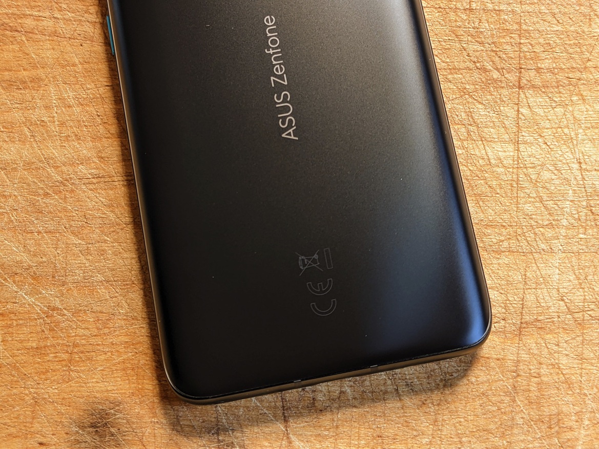 ASUS Zenfone 8 Review: The Tiny But Mighty Android