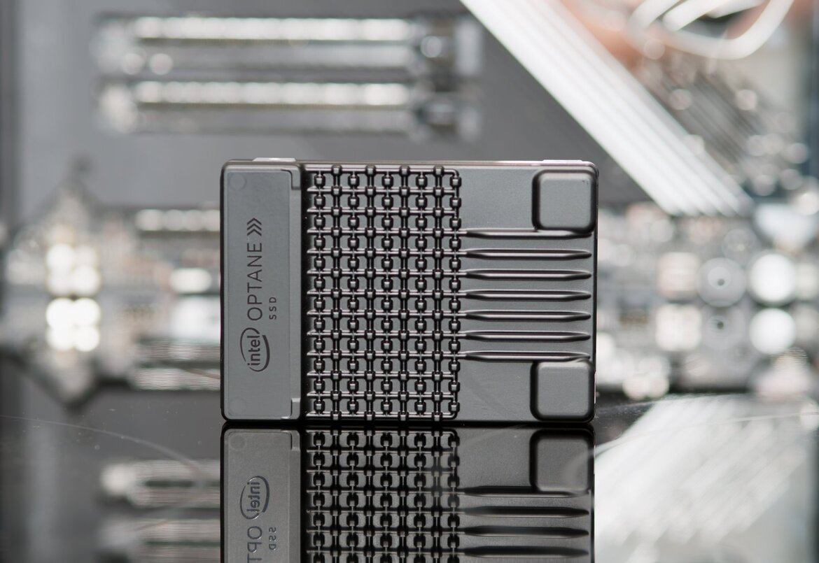Intel Optane SSD P5800X Review: The Fastest SSD Ever
