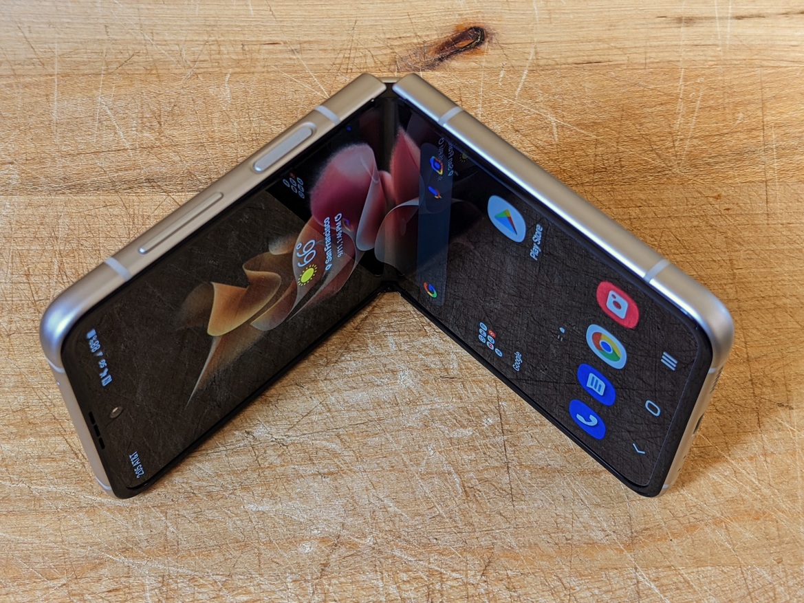 Samsung Galaxy Z Flip3 Review: The Folding Flagship Refined
