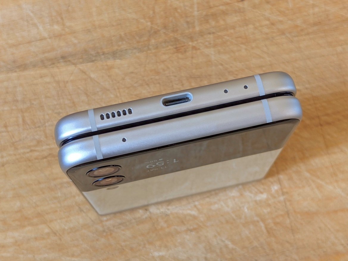 Samsung Galaxy Z Flip3 Review: The Folding Flagship Refined