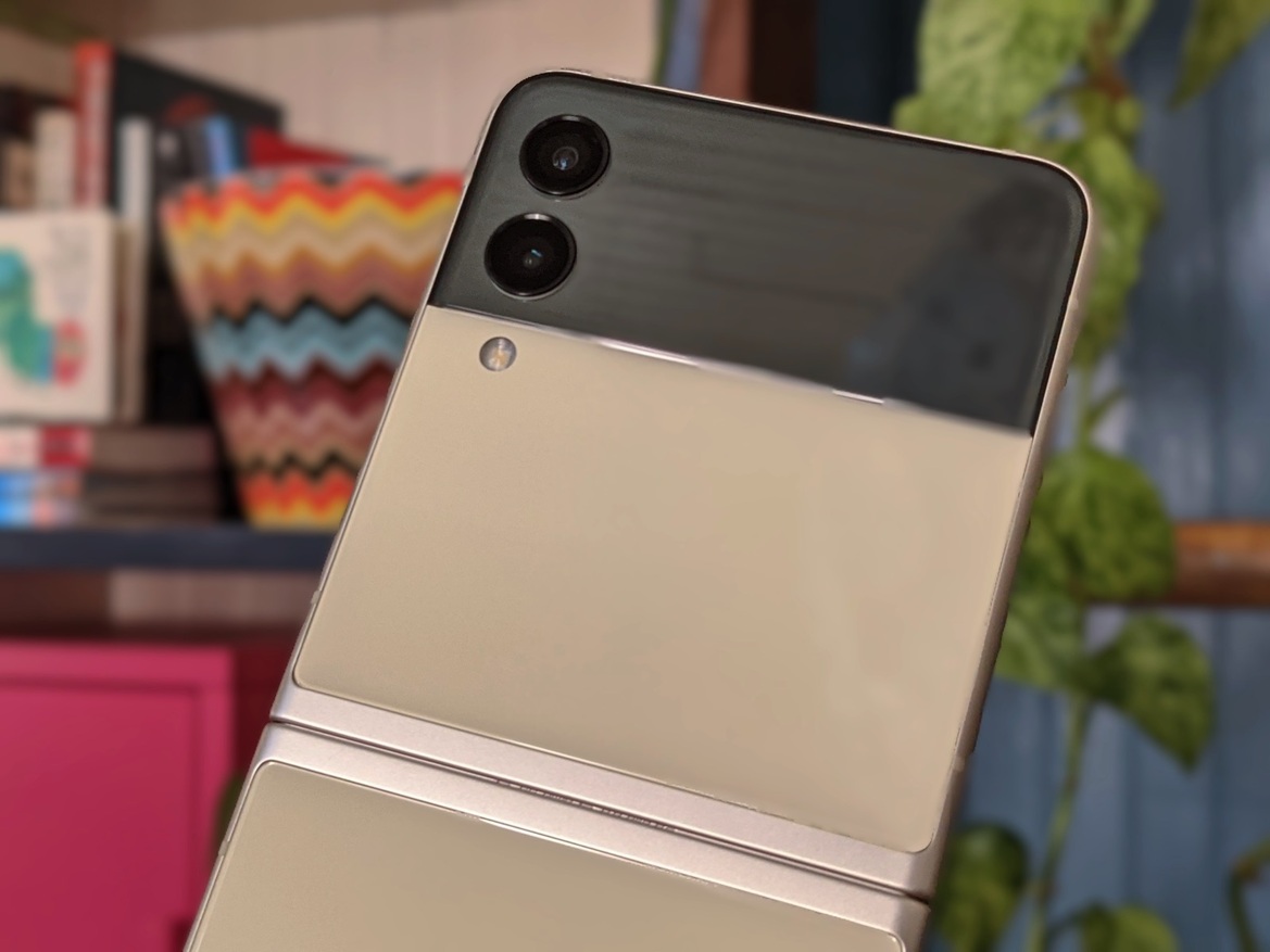 Samsung Galaxy Z Flip3 Review: The Folding Flagship Refined