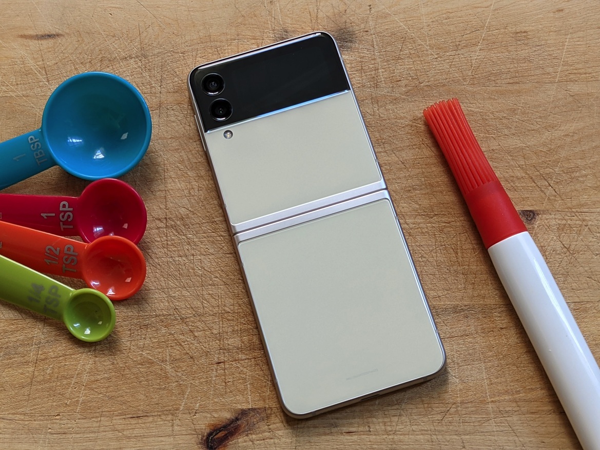 Samsung Galaxy Z Flip3 Review: The Folding Flagship Refined