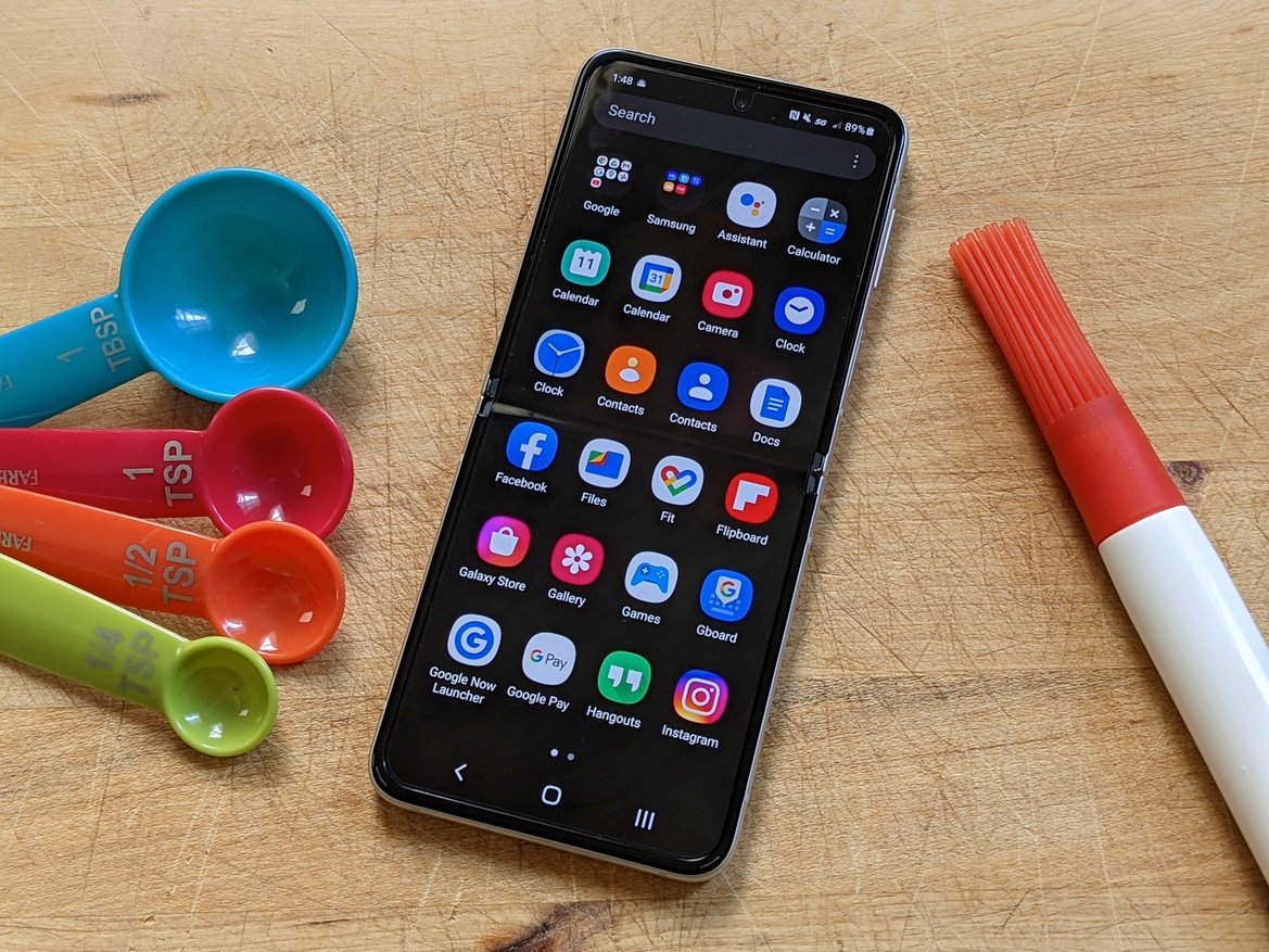 Samsung Galaxy Z Flip3 Review: The Folding Flagship Refined