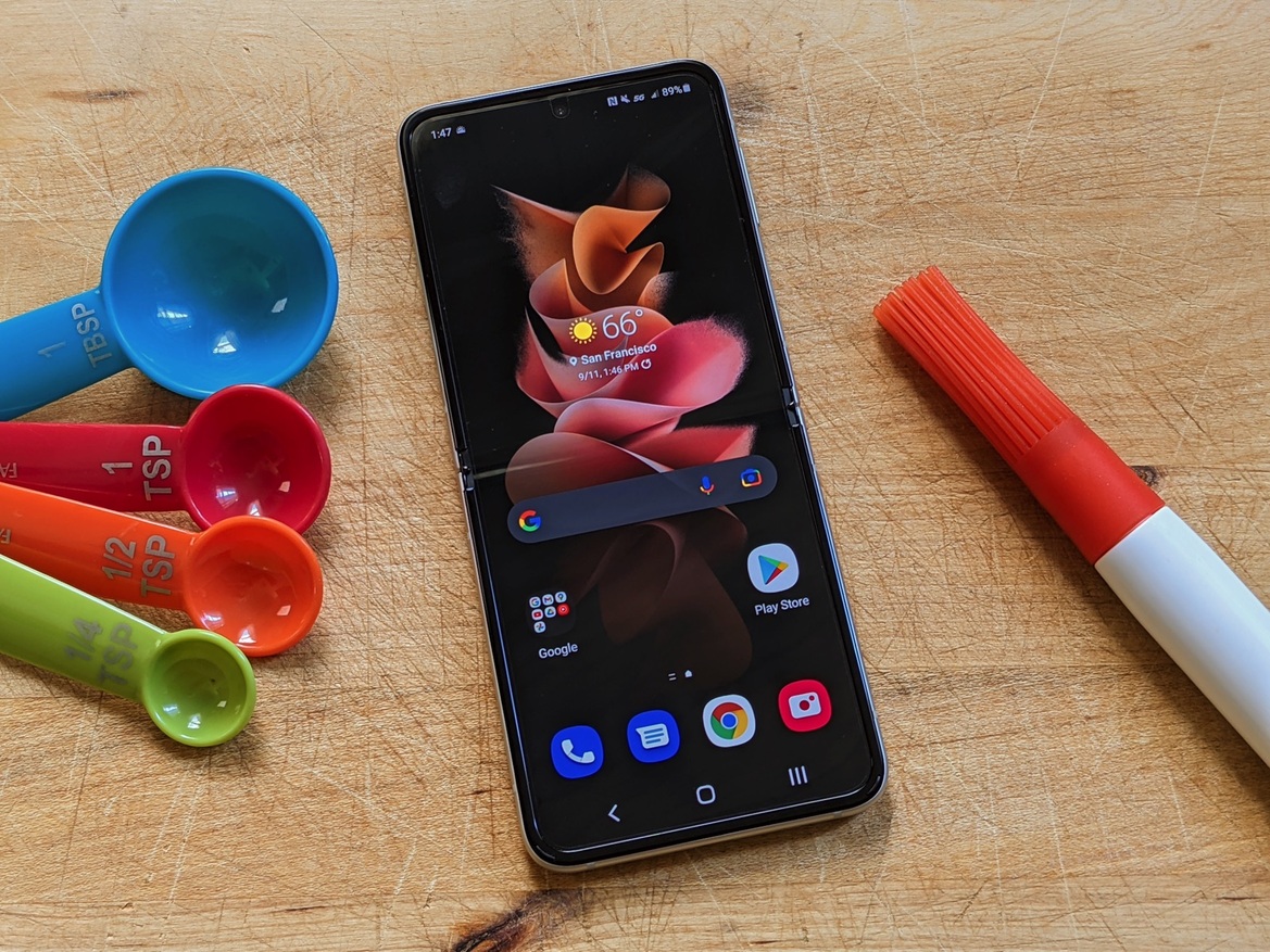Samsung Galaxy Z Flip3 Review: The Folding Flagship Refined