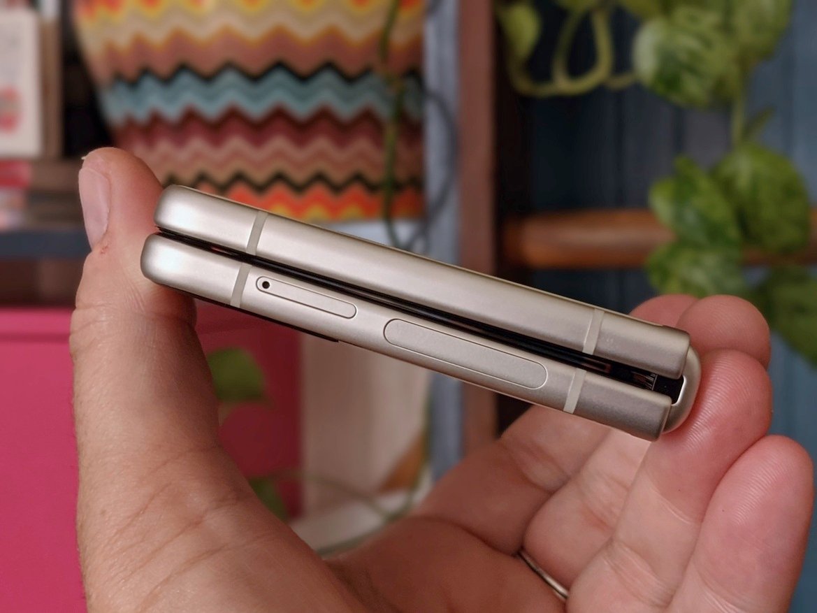 Samsung Galaxy Z Flip3 Review: The Folding Flagship Refined