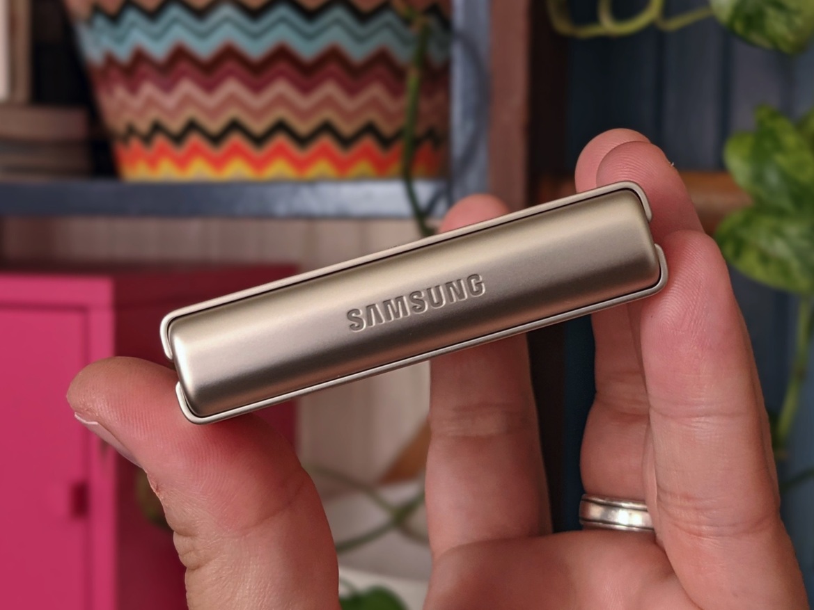 Samsung Galaxy Z Flip3 Review: The Folding Flagship Refined